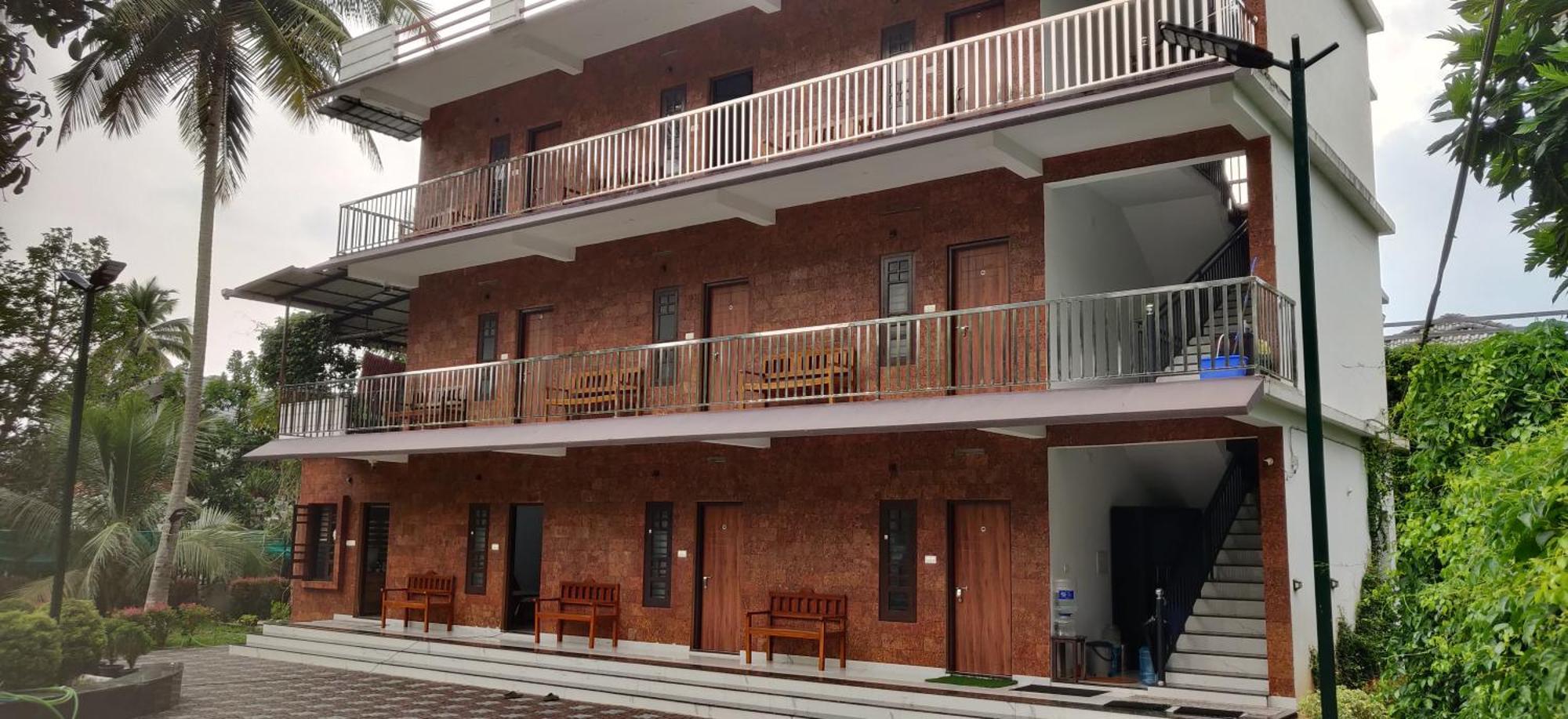 Dolphin Enclave Service Studio Apartments Kalpetta Luaran gambar