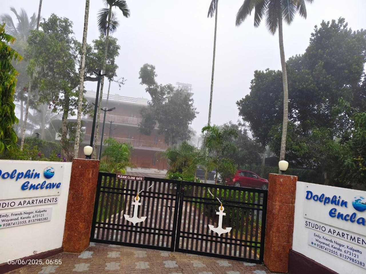 Dolphin Enclave Service Studio Apartments Kalpetta Luaran gambar